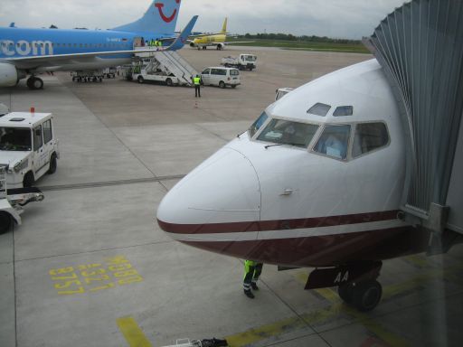 airberlin, Boeing 737 in Hannover am Gate