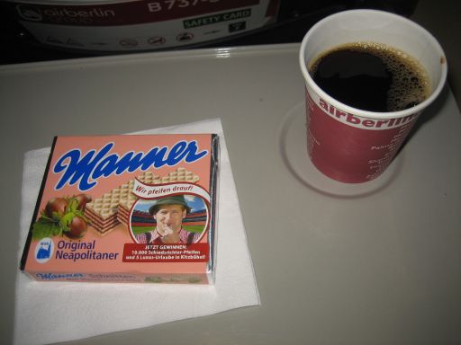 airberlin, Snack von Manner und Kaffee