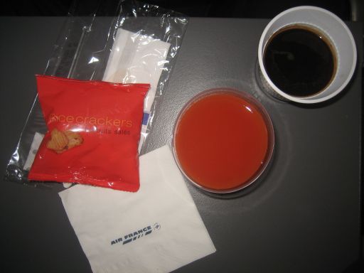 Air France Régional, Economy Snack Ricecrackers, Kaffee und Tomatensaft