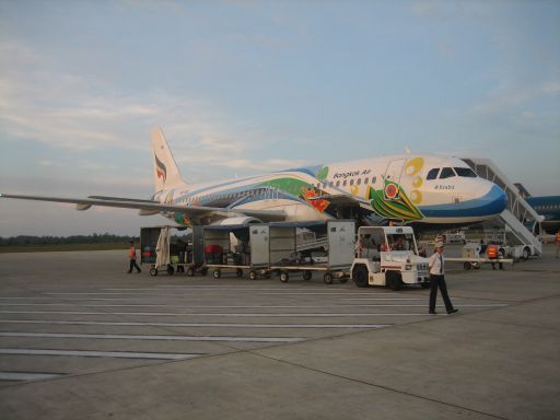 Bangkok Airways International, Airbus A 320 auf einer Außenposition in Siem Reap Kambodscha