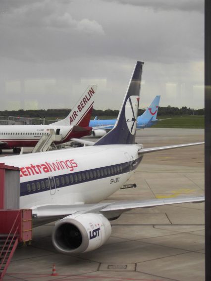 Boeing 737-300 am Gate in Hannover