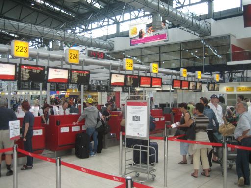 CSA Czech Airlines Check In Prag Terminal 2