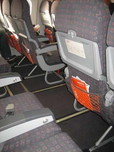 easyJet, Airbus A 319 Economy Sitzreihe am Notausgang