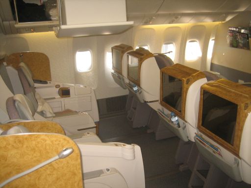 Emirates® Business Klasse in einer Boeing 777 im Jahr 2009