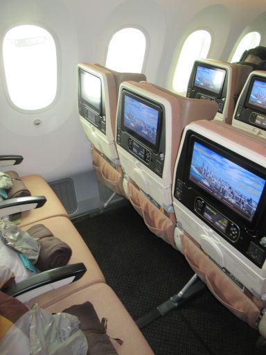 Etihad Airways, Boeing 787-9 Economy Klasse, Video an jedem Platz