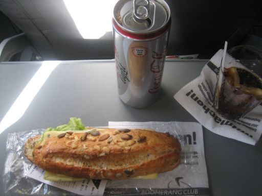 germanwings Happy Snack für 5,50 € Mehrkornbaguette mit Käse und Coke light