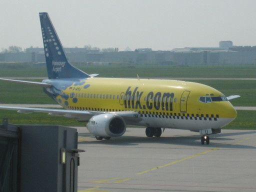 hlx, Hapag–Lloyd Express, Boeing 737–500 mit Hannover Airport Lackierung auf dem Flughafen Hannover HAJ