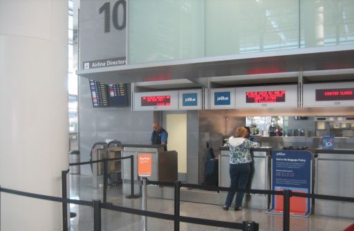 jetBlue Airways, Check In und Bag drop in San Francisco, Kalifornien