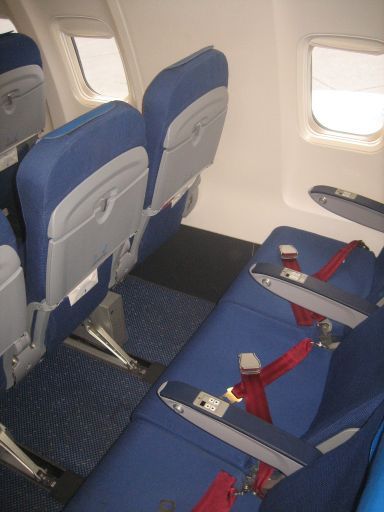 KLM Boeing 737–700 Economy Sitzplatz in 3er Reihen