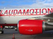 Laudamotion, Airbus A320 auf einer Außenposition auf dem Flughafen Wien VIE