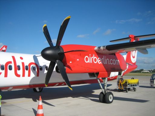 LGW, Luftfahrtgesellschaft Walter, im Auftrag von airberlin, Bombardier Q400, Turboprop Triebwerk