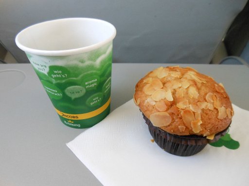 LOT Polish Airlines, Jacobs Krönung und Muffin