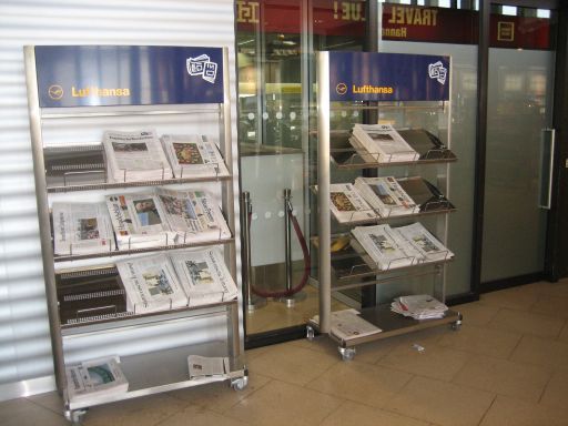 Lufthansa® Zeitungsständer am Flughafen Hannover