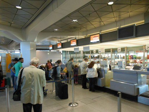 Lufthansa®, Check In am Flughafen Tegel Juli 2012