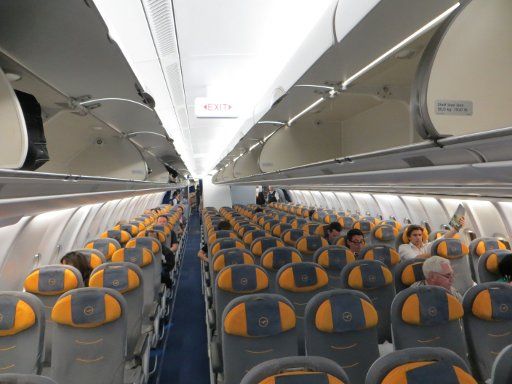 Lufthansa® Airbus A340–600 Economy Kabine