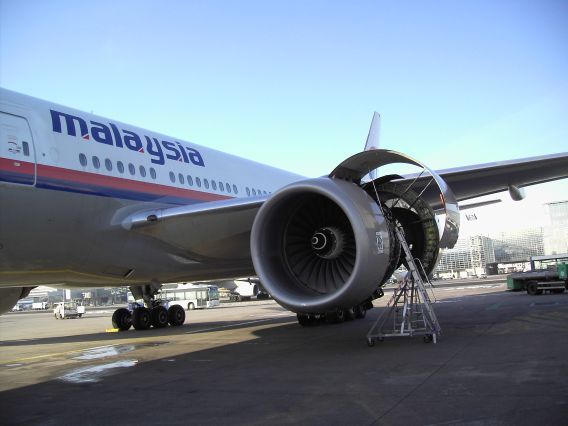 Malaysia Airlines, Boeing 777–200 Triebwerksprobleme