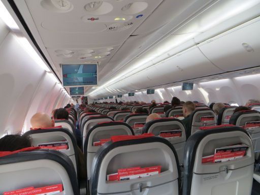 Norwegian Air Shuttle, Kabine Boeing 737–800 mit Monitoren