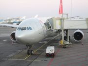 Northwest Airlines, Airbus A330–300 am Gate in Amsterdam, Niederlande