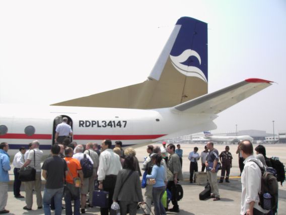 President Airlines Antonov 24 auf einer Außenposition in Bangkok