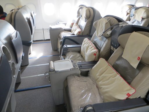 Royal Jordanian Airlines Business Klasse, Airbus A330 Sitzplatzabstand