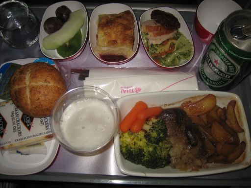 Thai Airways Boeing 747–400 Economy Abendessen