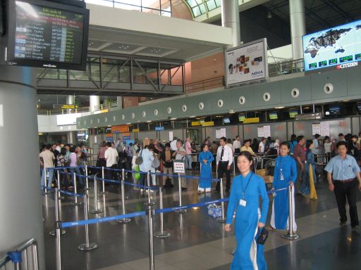 Vietnam Airlines Check in Schalter in Hanoi, Vietnam