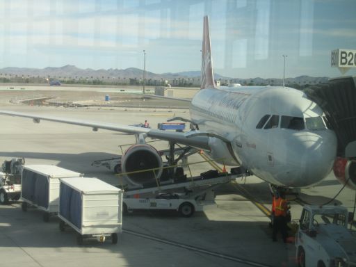 Virgin America, Airbus A320–200 am Gate in Las Vegas, LAS, Nevada, USA