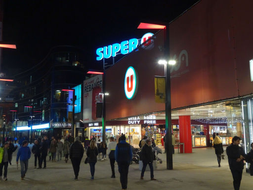 Andorra la Vella, Andorra, Super U Duty Free und Supermarkt in der Avinguda Meritxell 92, AD 500 Andorra la Vella