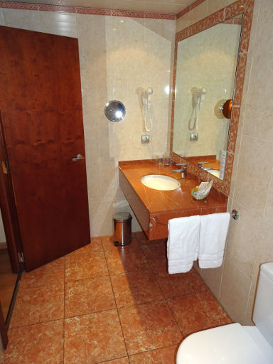 Hotel Màgic, Andorra la Vella, Andorra, Bad mit WC und Waschbecken