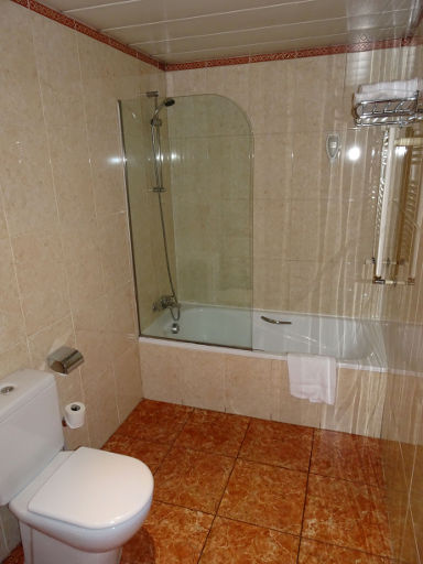 Hotel Màgic, Andorra la Vella, Andorra, Bad mit WC und Badewannd / Dusche