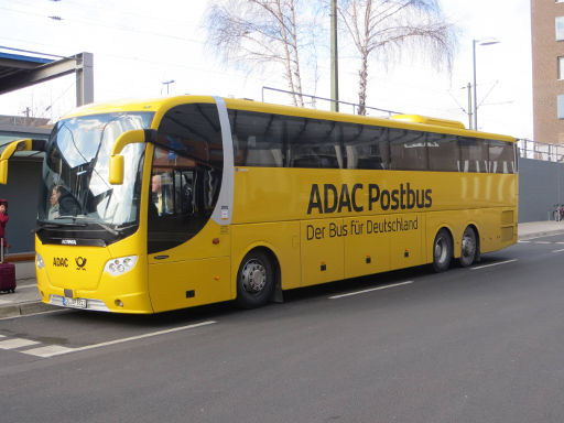 Fernbuslinien Anbieter, Deutschland, (ADAC) Postbus in Hannover ZOB im Februar 2015