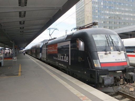 HKX Hamburg Köln Express, Elektro–Lokomotive im Hauptbahnhof Essen