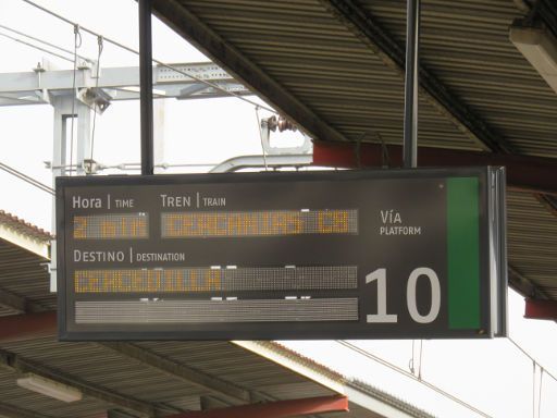 renfe Cercanías, Spanien, Bahnsteig 10 Anzeige Zug C8