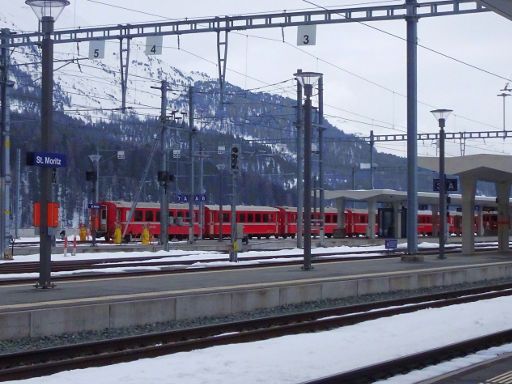 Rhätische Bahn, Bernina Express, Tirano, Italien - Sankt Moritz, Schweiz, Bahnhof Sankt Moritz