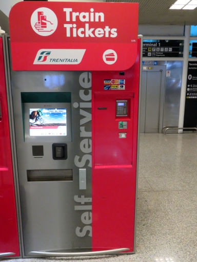 Trenitalia, Leonardo Express, Rom Termini - Flughafen Fiumicino, Fahrscheinautomat auf dem Flughafen Fiumicino