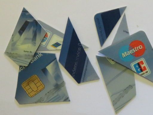 Deutsche Bank Girocard / Maestro® mit Geldkarte entwertet und zerschnitten