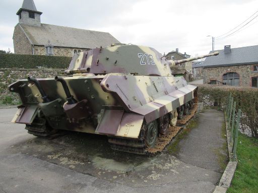 December 44 Museum, La Gleize, Belgien, Panzerkampfwagen VI Ausf. B Tiger II (Sd.Kfz. 182) Ansicht von hinten