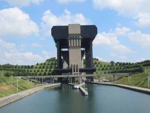 Schiffshebewerk, Canal du Centre, Strépy-Thieu, Belgien, Ansicht von der Brücke Rue Raymond Cordier