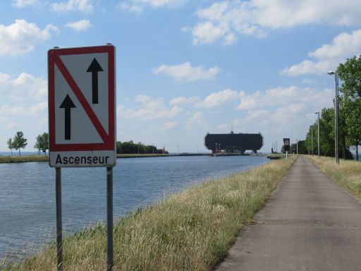 Schiffshebewerk, Canal du Centre, Strépy-Thieu, Belgien, Fuß und Radweg am Canal du Centre