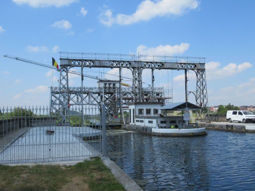 Schiffshebewerk 4, Canal du Centre, Thieu, Belgien, Einfahrt zum Schiffshebewerk 4