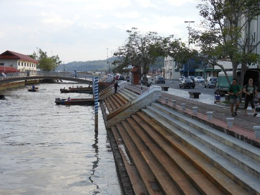 Bandar Seri Begawan, Brunei Darussalam, Kanal zwischen dem Markt und der Innenstadt