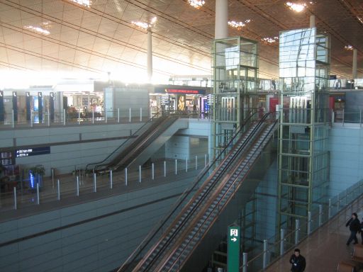 Beijing Capital International Airport Terminal 3, Peking, China, Zugang zum Zug