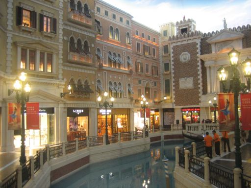 The Venetian, Macau, Macao, China, Kanäle mit Shops und Restaurants