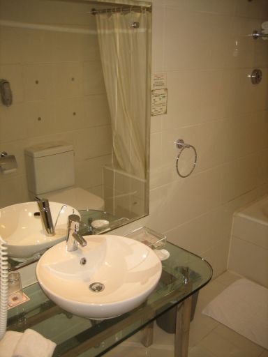 Hotel Beverly Plaza, Macau, Macao, China, Bad mit Waschtisch