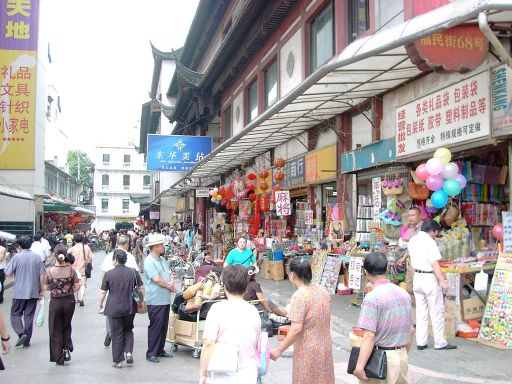 Shanghai, China, Einkaufen in der Nähe vom Yu Garten