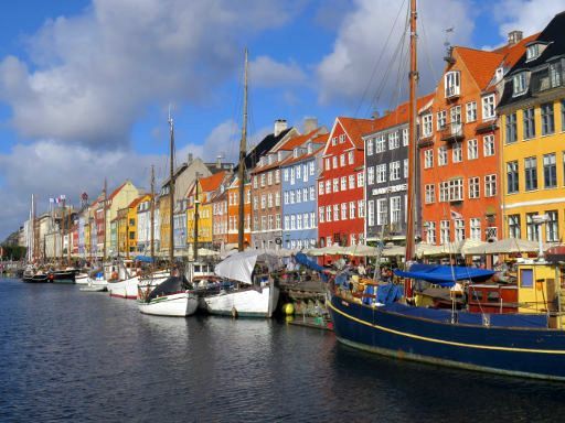 Kopenhagen, Dänemark, Nyhavn, Kanal mit Booten und Häuserzeile