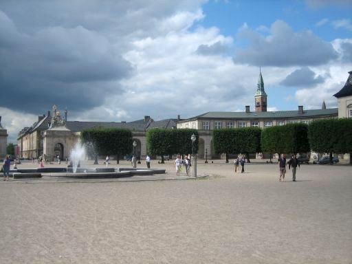Kopenhagen, Dänemark, Schloss Christiansborg, Reitbahn im Juli 2009 mit Springbrunnen