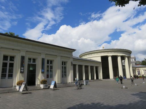 Aachen, Deutschland, Elisenbrunnen mit aachen tourist service