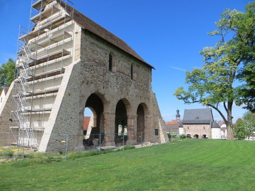 Bensheim, Deutschland, Kloster Lorsch im Hintergrund die Königshalle