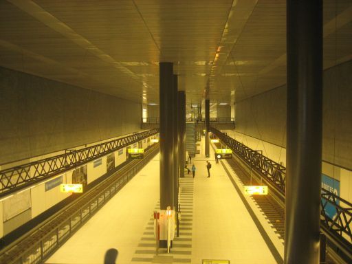 BVG, VBB, öffentlicher Nahverkehr Berlin, Deutschland, U Bahn Station Hauptbahnhof Linie 55